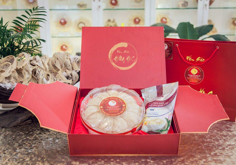 Yến sào được coi là một món quà Tết cho gia đình người yêu đặc biệt và sang trọng