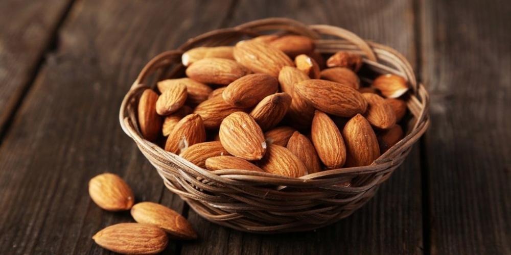 Ăn hạt hạnh nhân trước khi uống giúp không say bia