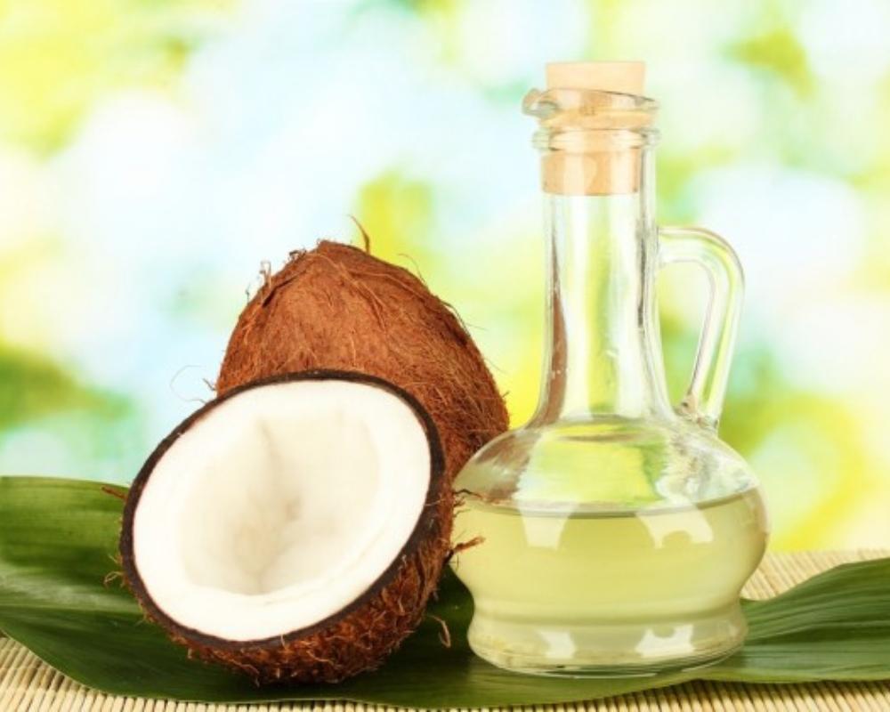 Dưỡng trắng da bằng dầu dừa