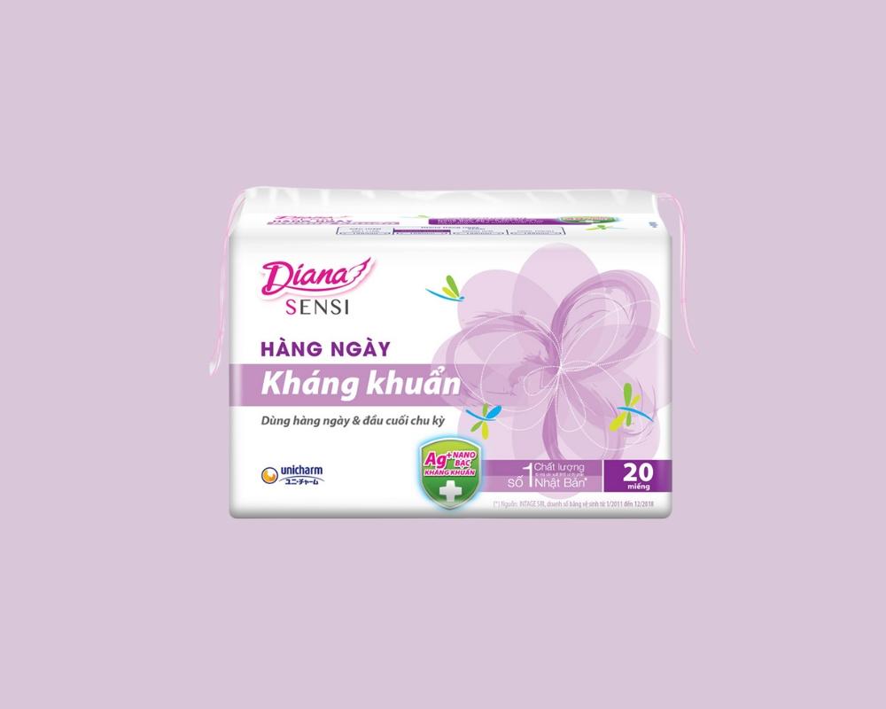 Băng vệ sinh Diana hằng ngày lõi bông kháng khuẩn 20 miếng