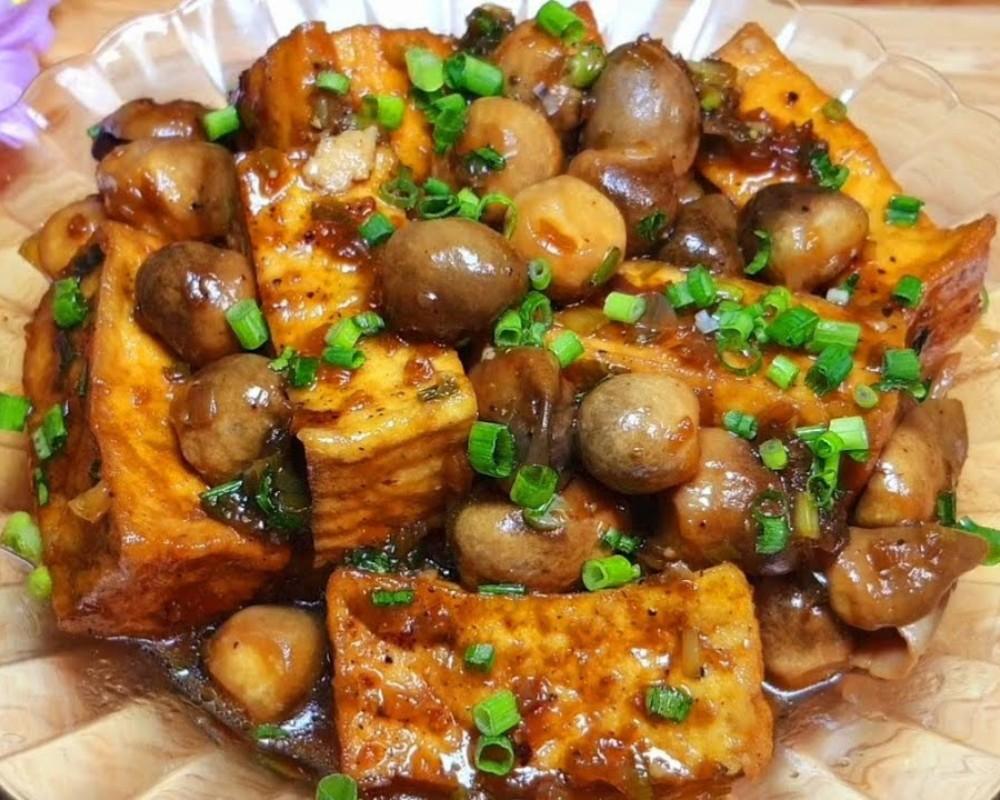 Nấm rơm kho đậu hũ