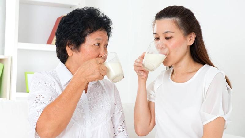 Không nên kết hợp sữa trái cây với một số loại thực phẩm chứa nhiều axit