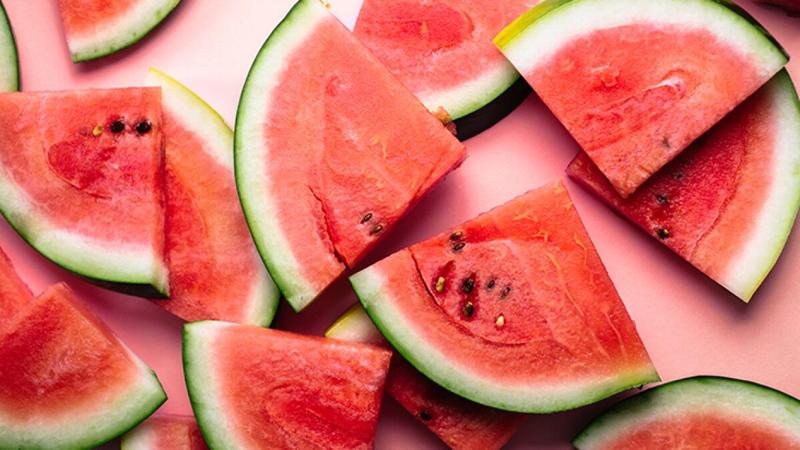 Dưa hấu là một loại trái cây giàu vitamin A được chuyển hóa từ beta-carotene