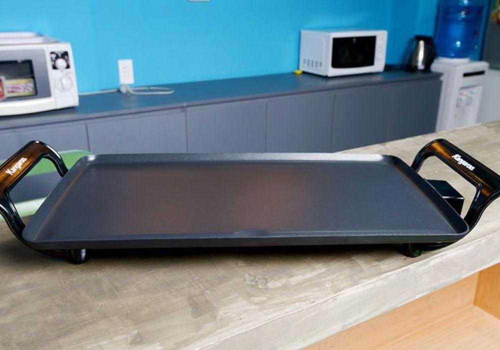 Lau khô và bảo quản bếp nướng điện ở nơi khô ráo