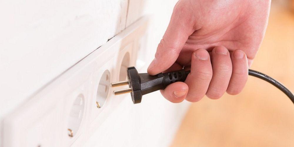 Tắt bếp trước khi rút nguồn điện