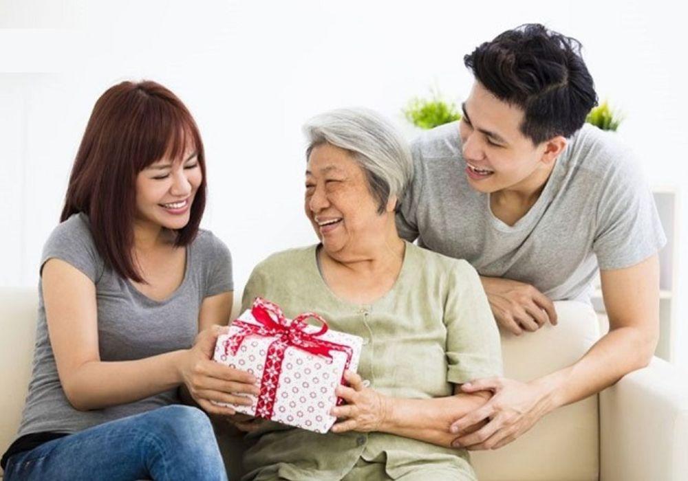 Quà sinh nhật tặng mẹ