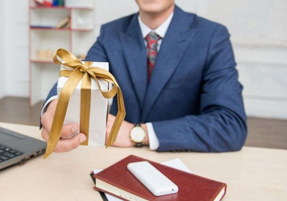 Quà tặng sinh nhật tặng sếp nam
