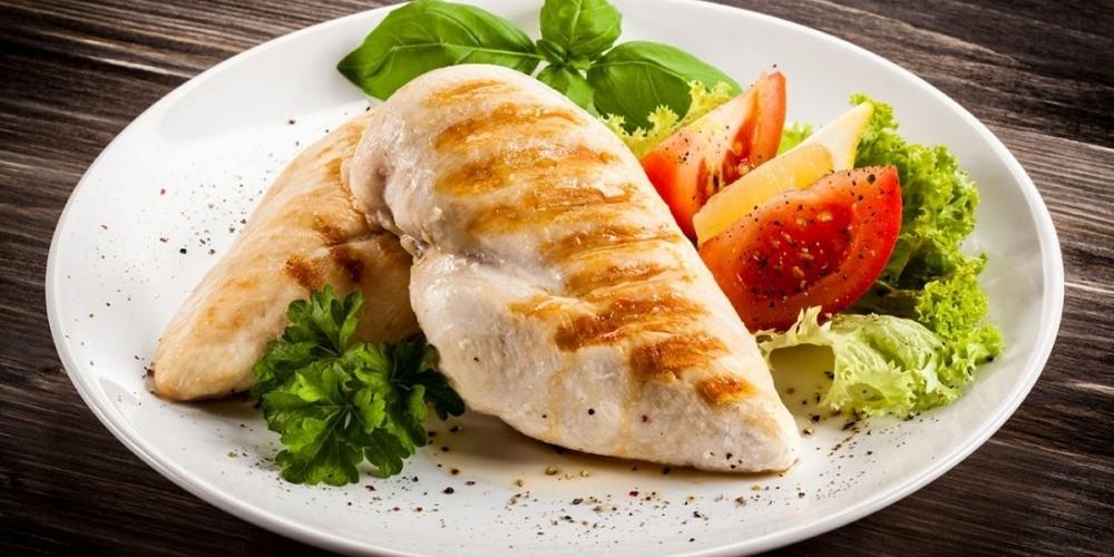 Ức gà tốt cho người tăng cân 