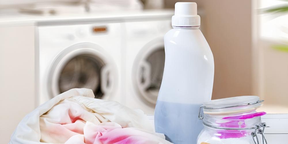 Nước tẩy giúp quần áo sạch như mới