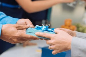 10 món quà Tết cho nhân viên