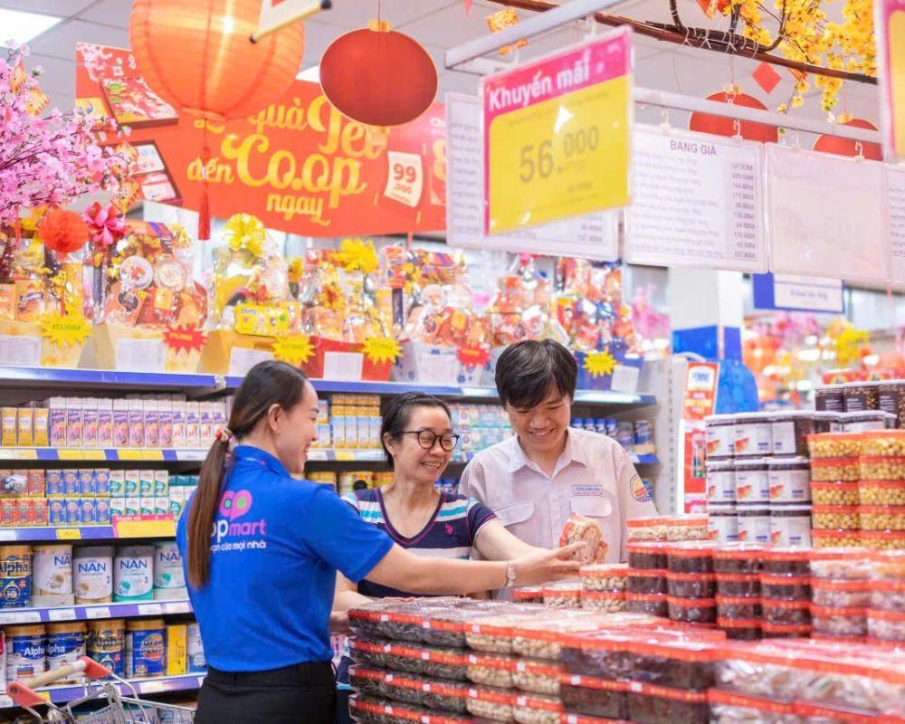 Hệ thống Co.opmart tăng dự trữ hàng Tết, siết chặt chất lượng
