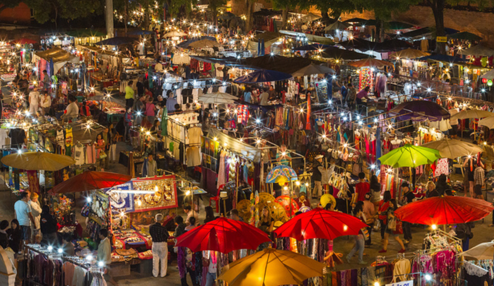 Sunday Walking Street - phố đi bộ Chủ Nhật Chiang Mai, Thái Lan