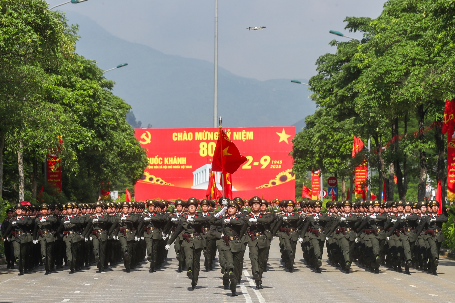 Các lực lượng tham gia diễu binh bao gồm những bên nào?