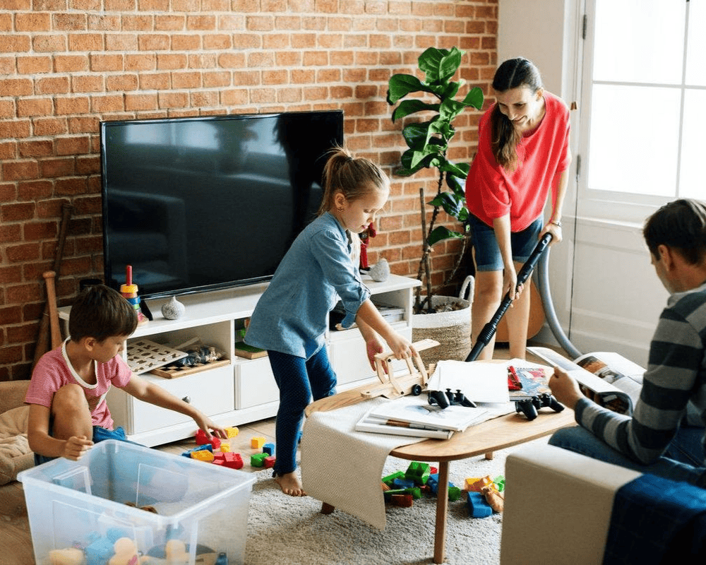 Dọn dẹp và loại bỏ đồ cũ giúp nhà sạch sẽ, xua tan năng lượng xấu