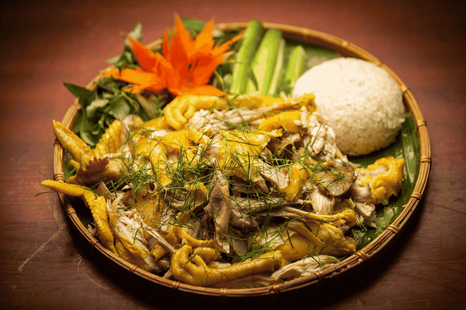Gà luộc lá chanh