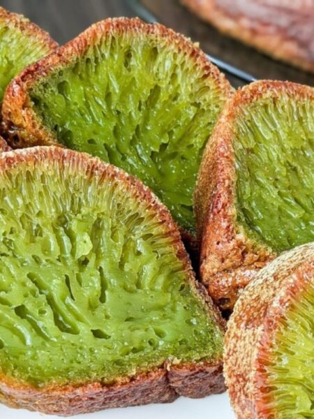 Bánh bò nướng lá dứa
