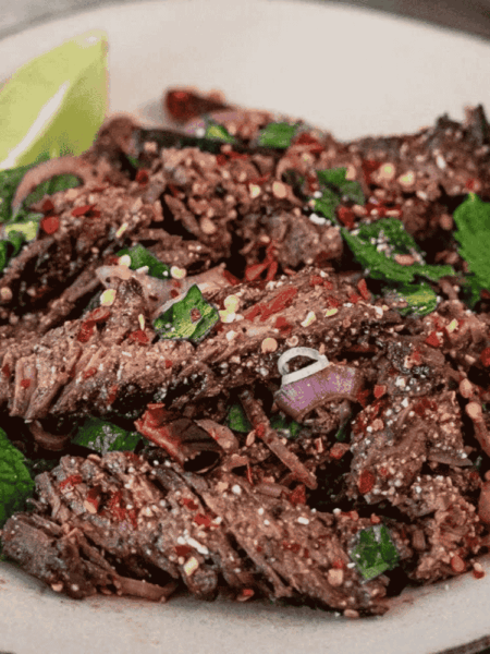 Gỏi bò bóp thấu – Món trộn chua cay, thanh mát