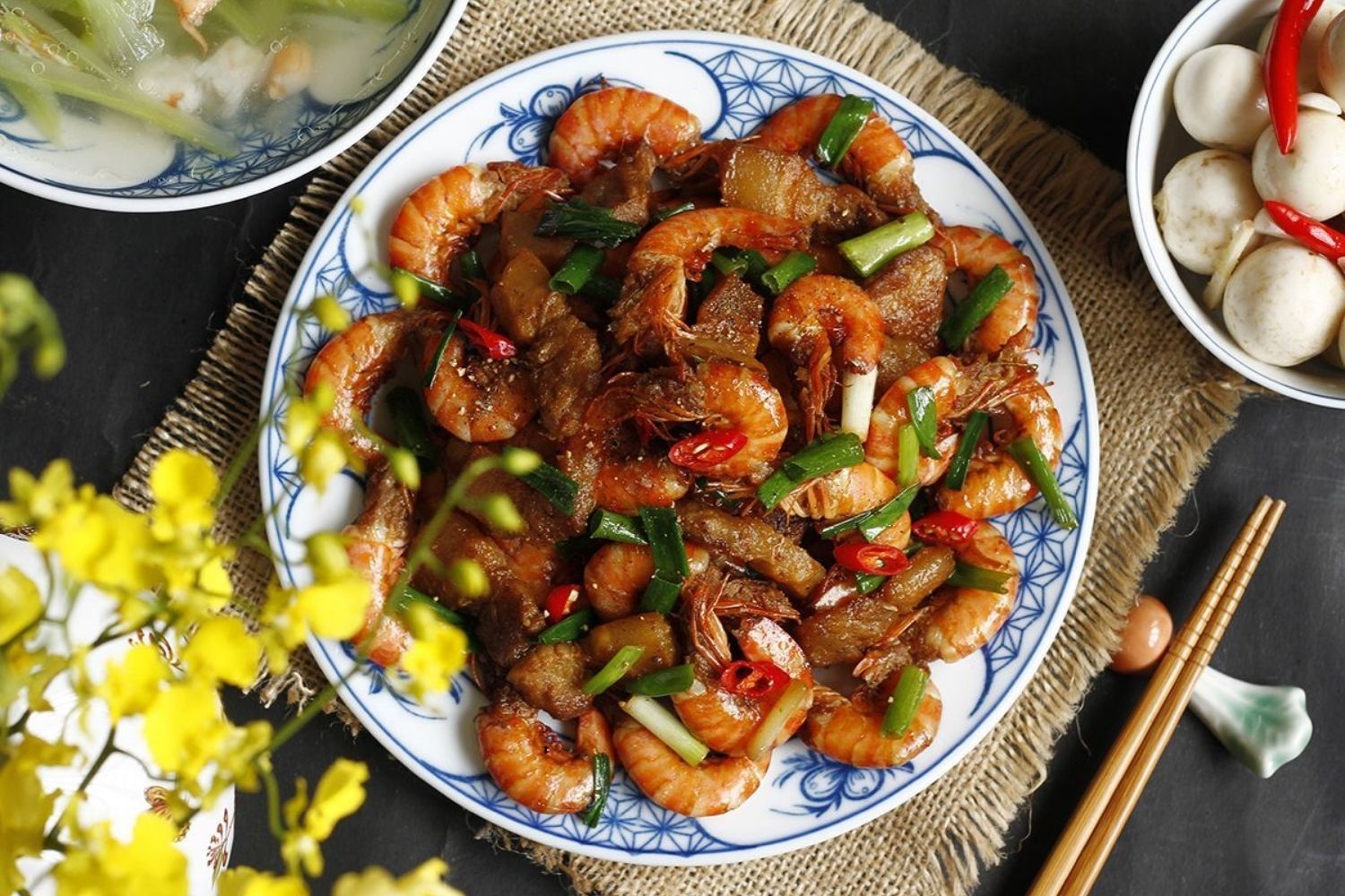 Tôm rim thịt đưa cơm trọn vị
