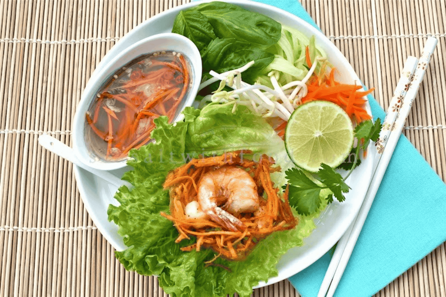 Bánh tôm Hồ Tây: Giòn rụm, đậm đà hương vị truyền thống Hà Nội