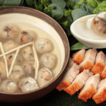 Múc chè ra chén, thêm vài sợi gừng tươi và thưởng thức