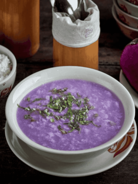 Dùng nước hầm xương hoặc nước tôm khô ngâm để tăng vị ngọt cho canh