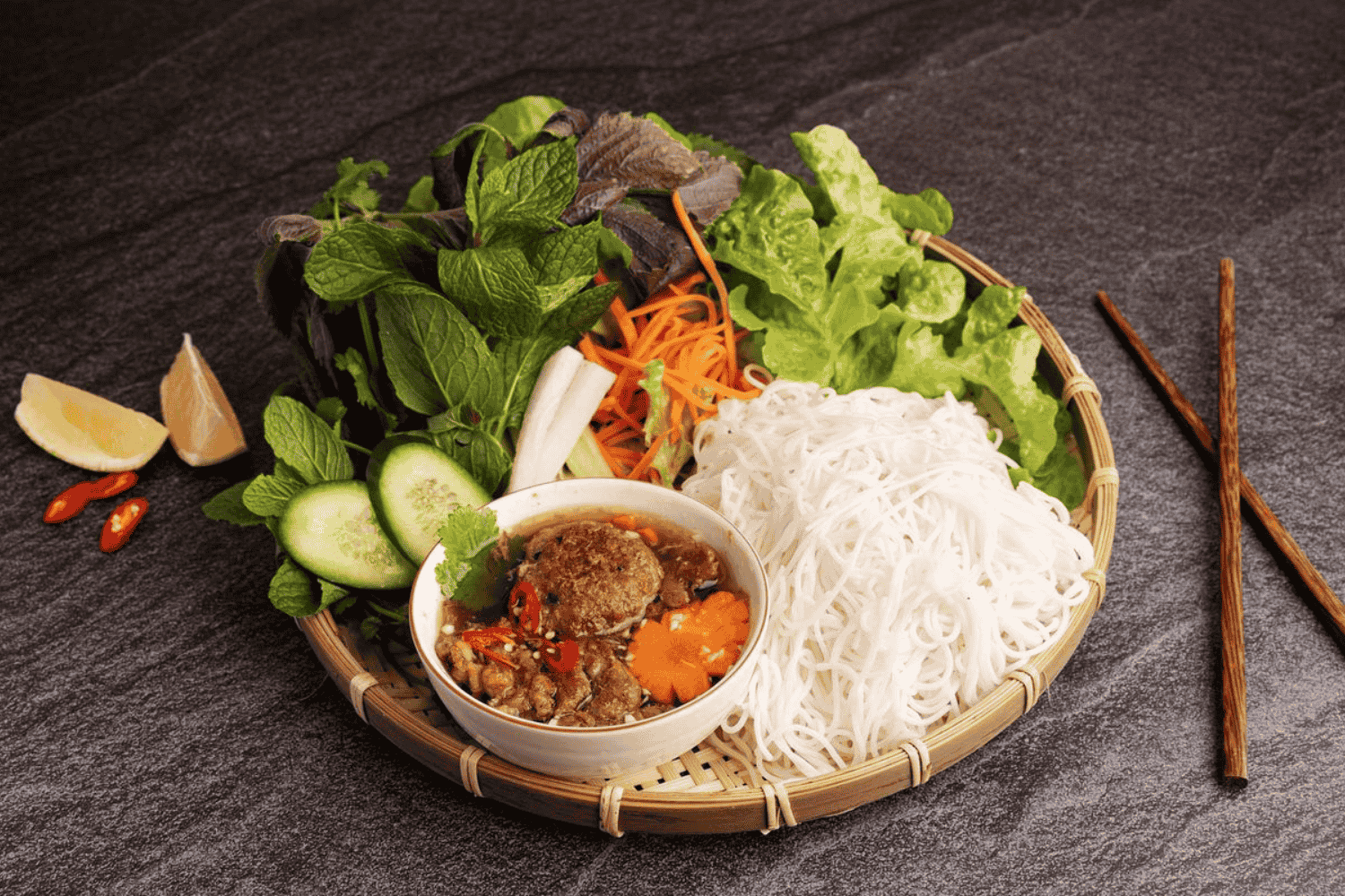 Học cách làm bún chả miền Bắc chuẩn Hà Nội tại nhà