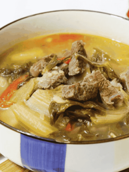 Món canh dưa chua nấu nạm bò