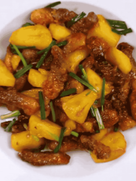 Món thịt ba chỉ bò xào dứa
