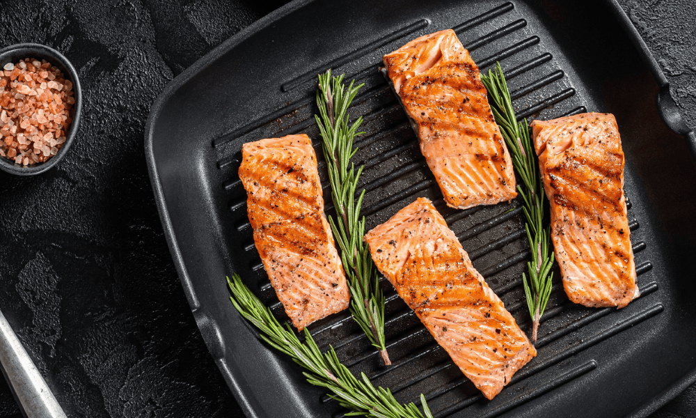 Cá hồi áp chảo 