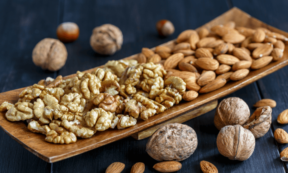 Hạt óc chó và hạnh nhân