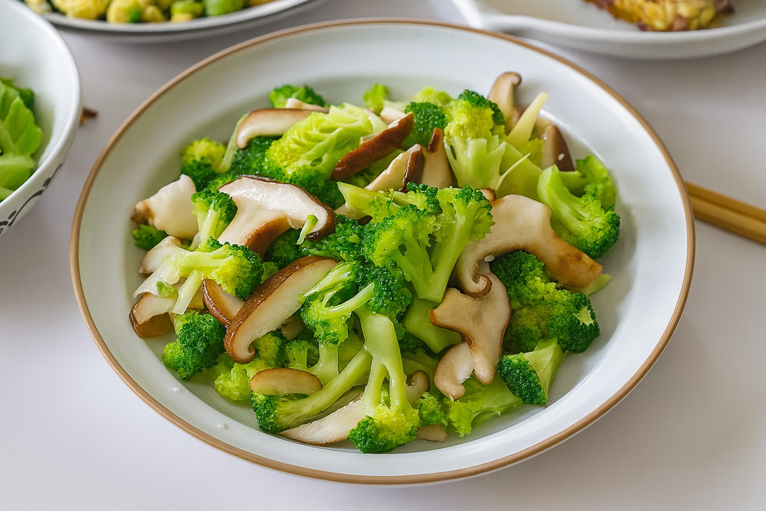 Cách làm bông cải xanh xào nấm