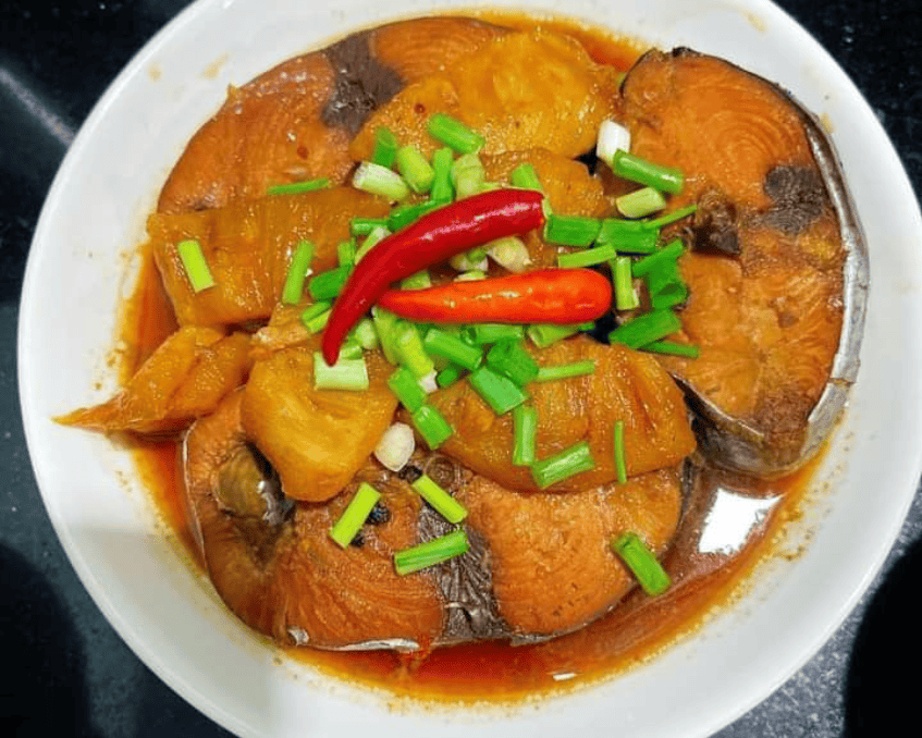 Cá ngừ kho dứa