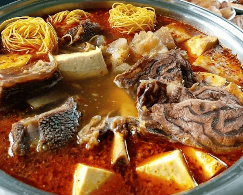 Lẩu nạm bò hầm sả