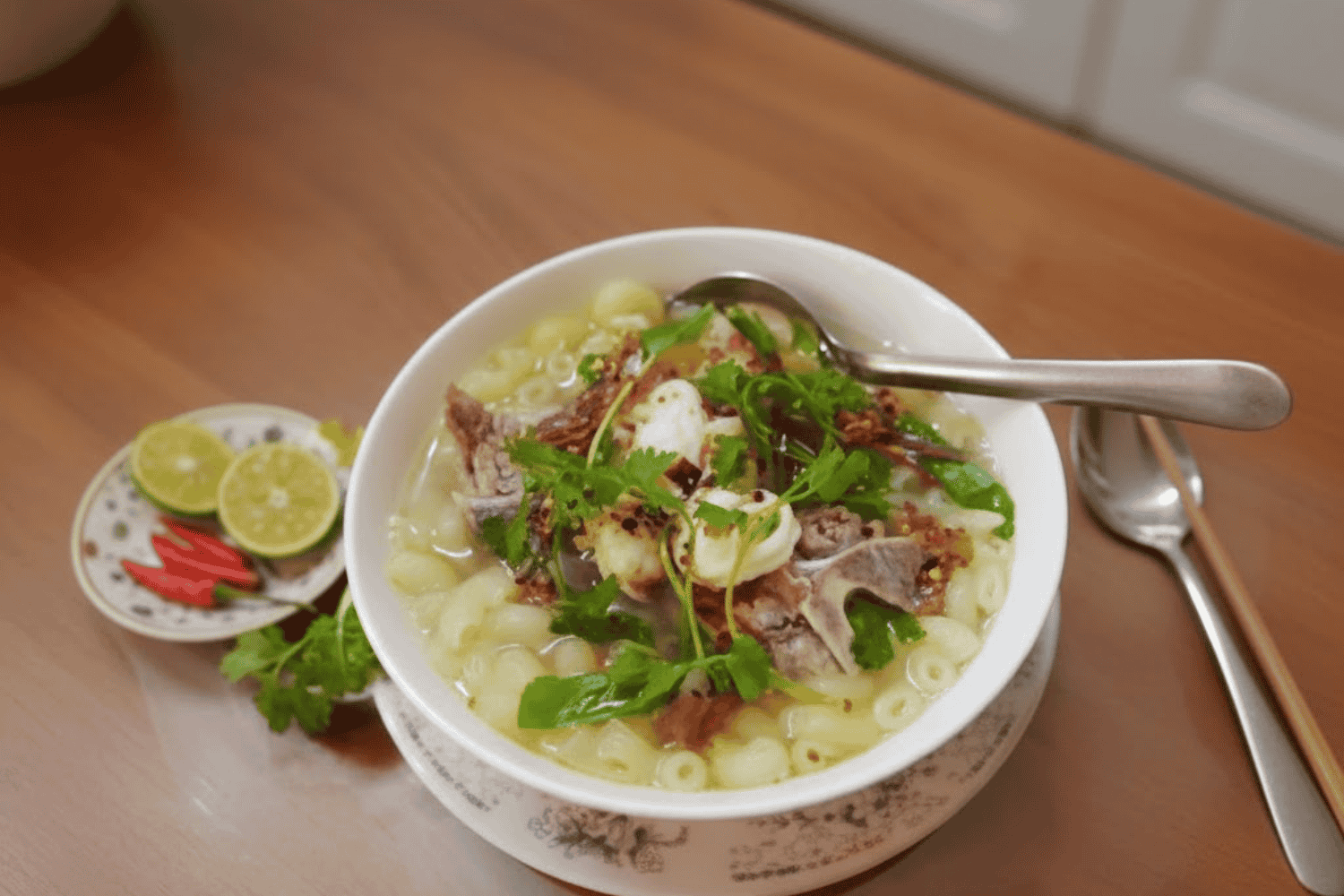 Cách làm nui hầm xương ống heo ngọt thanh chuẩn vị nhà làm