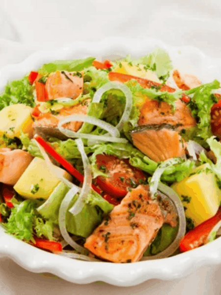 cach-lam-salad-ca-hoi-tuoi-mat-thanh-nhe-giau-dinh-duong