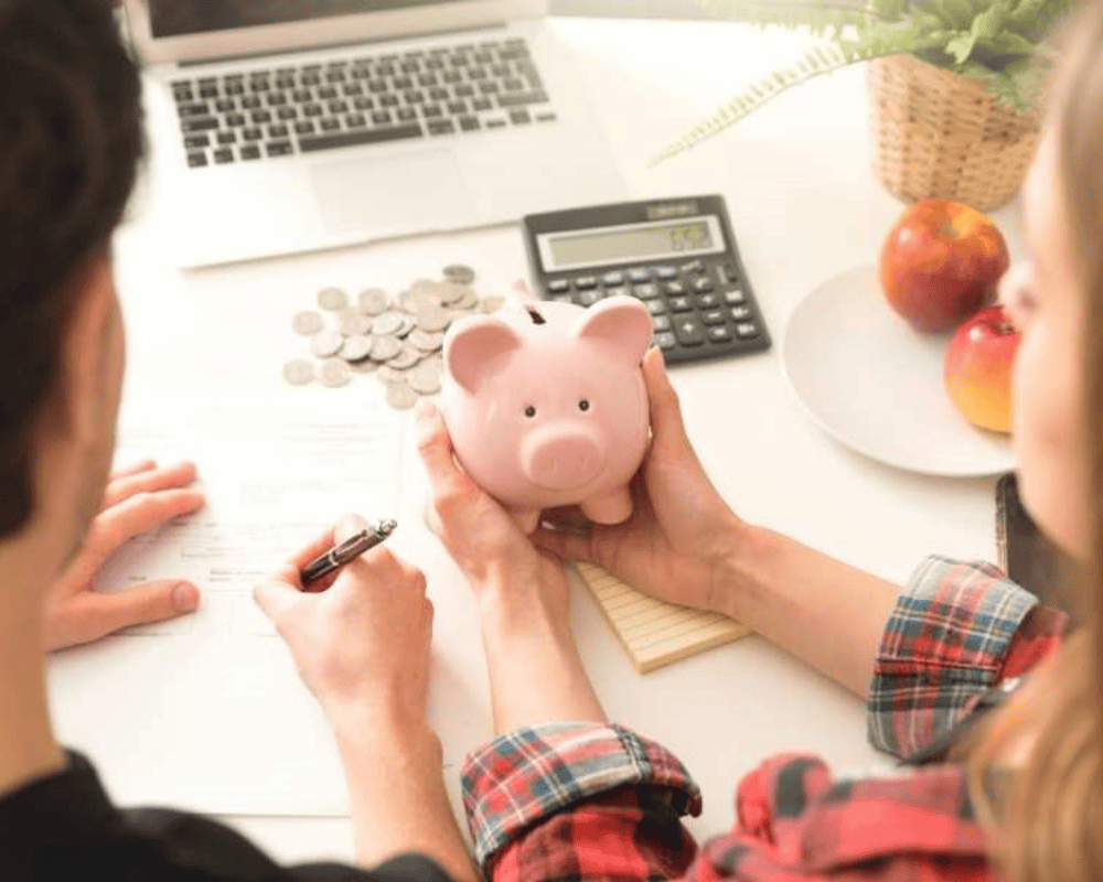 Ghi chép và giữ heo đất tiết kiệm