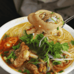 Món bún giò heo