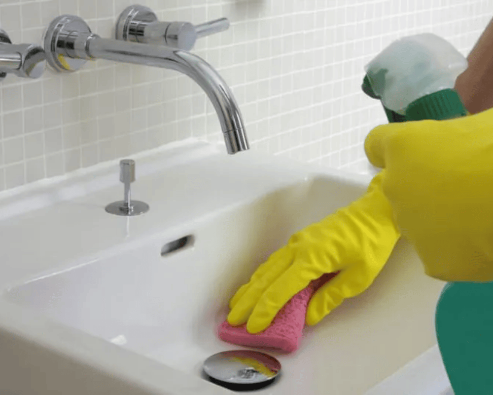 Dọn dẹp bồn rửa mặt