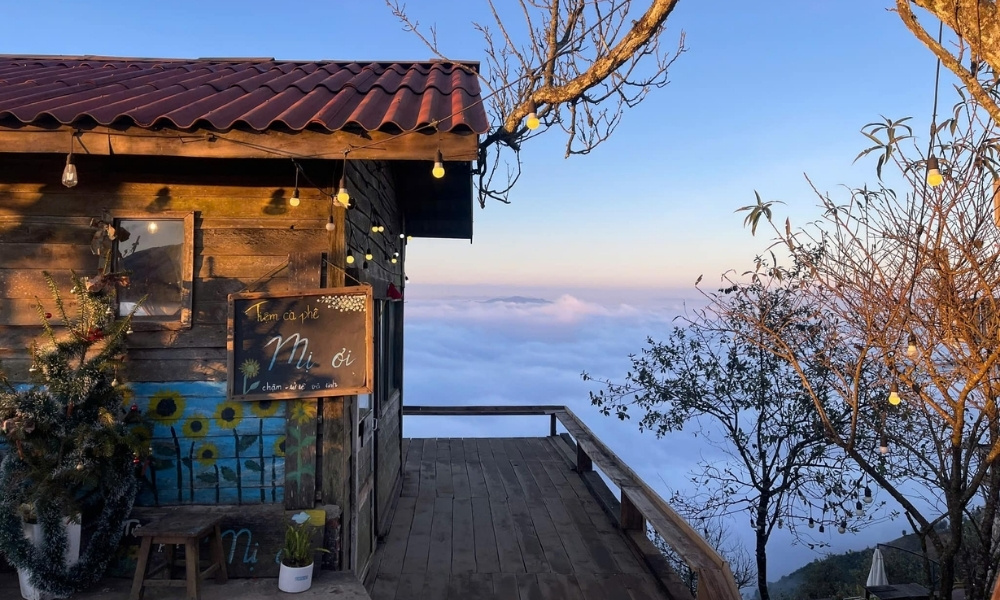 Tiệm cà phê Mị Ơi Tà Xùa với view biển mây trên Đỉnh Gió và không gian vintage