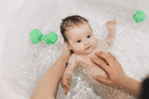 Sữa tắm gội cho bé: Công thức nhẹ dịu và an toàn nhất