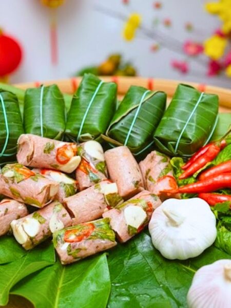 Cách làm nem chua truyền thống miền Trung