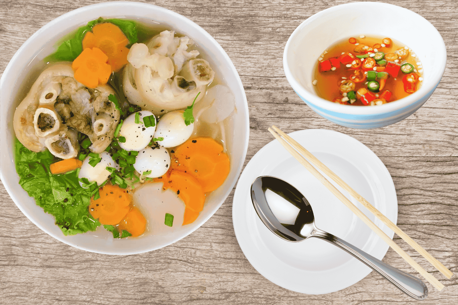 Món bánh canh giò heo