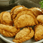 Món bánh gối nhân thịt heo