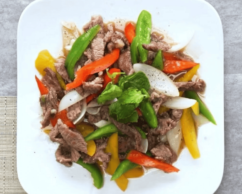 Món thịt bò xào ớt chuông giòn ngọt