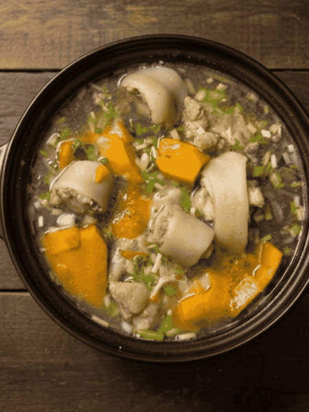 Món canh bí đỏ nấu đuôi heo