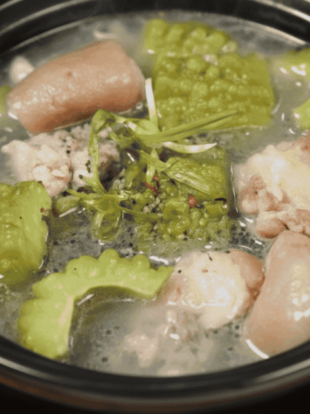 Món đuôi heo nấu canh khổ qua
