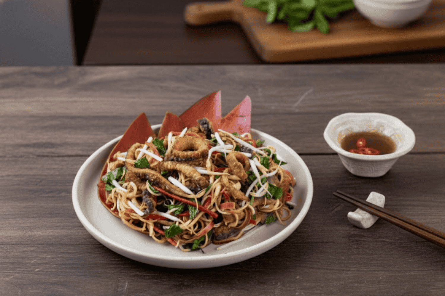 Cách làm gỏi lươn hoa chuối giòn ngon, lạ miệng chuẩn vị