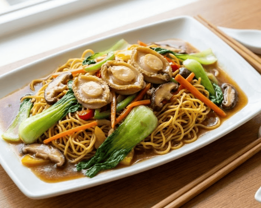 Món mì bào ngư xào rau củ thơm ngon