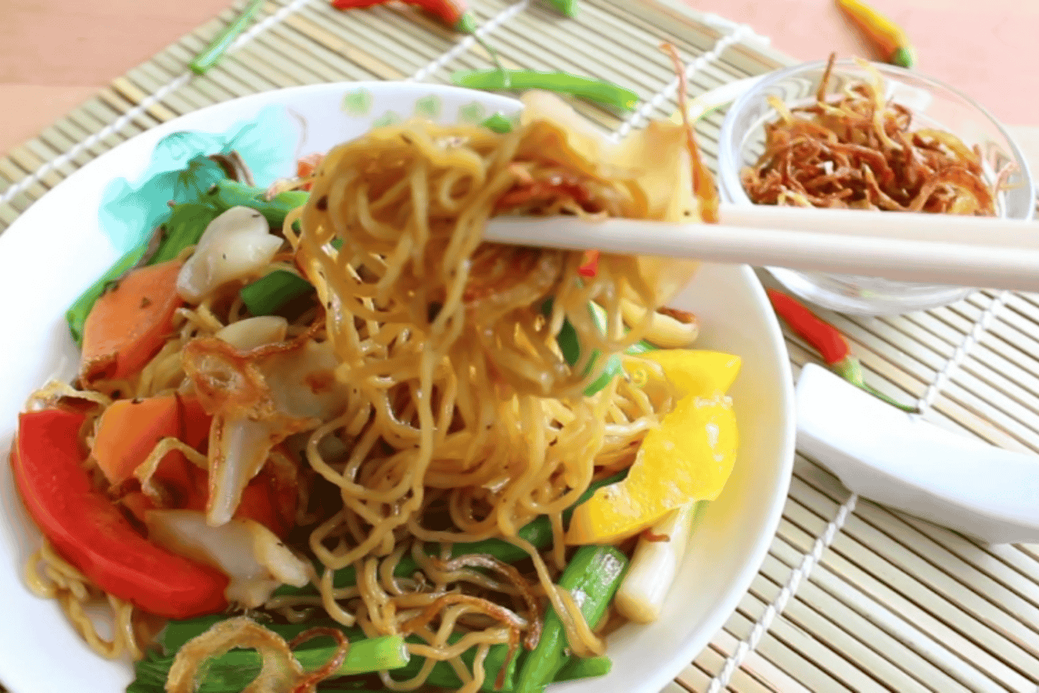 Cách làm mì bào ngư xào rau củ thơm ngọt, dai giòn siêu hấp dẫn