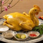 Cách luộc gà cúng Tết da vàng đẹp